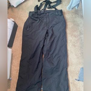 Ski pants with suspenders